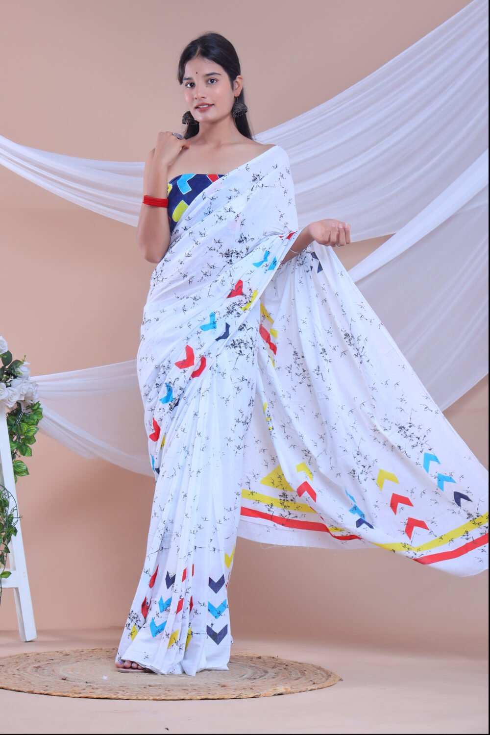 White teer-Printed pure cotton Mulmul saree with blouse